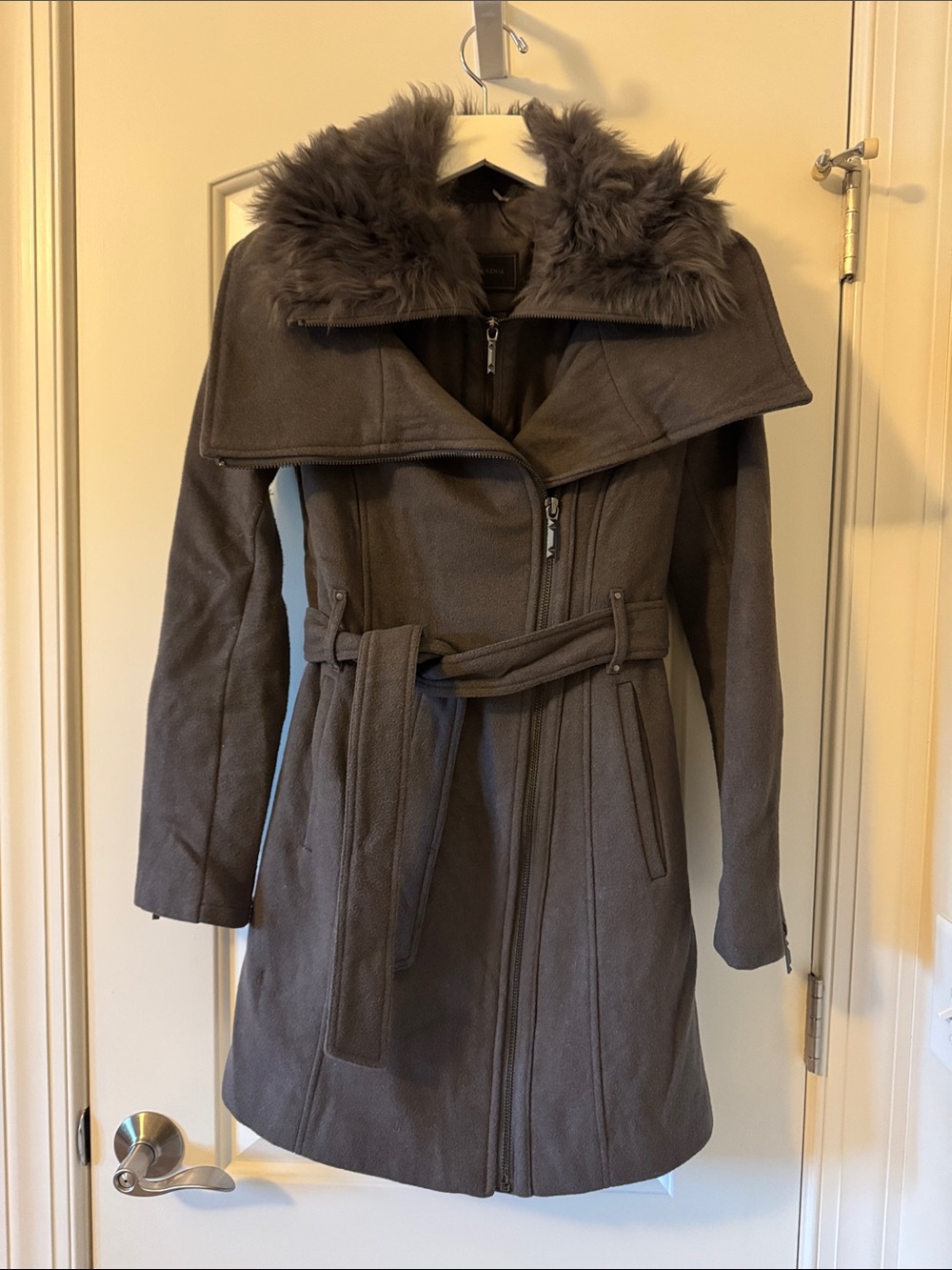 BCBGMaxAzria Dark Gray Faux-Fur Trim Belted Trench Coat